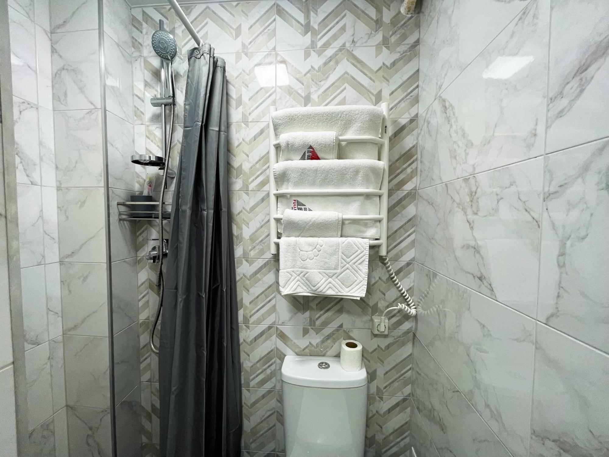Myfreedom Апартаменти Метро Кловська, Військовий Госпіталь Kiew Exterior foto